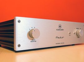 How Can You Control The Volume Of Monoblock Power Amps?